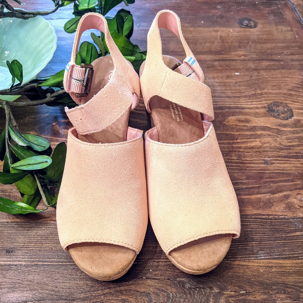 TOMS | Coral Pink Suede Tropez Wedges